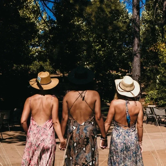 🌸🦋💫Elegant Paisley Halter Maxi Dress in Black and Pink and Teal💫🌼🌻 - Picture 4 of 14